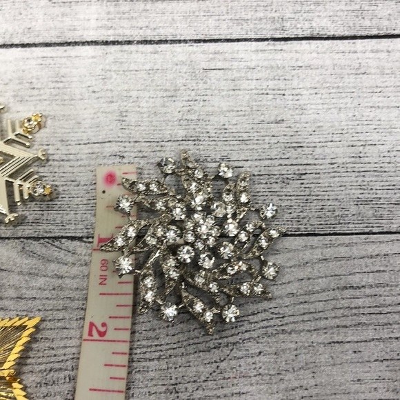 Bundle lot 3 vintage rhinestone statement brooches Monet and more - Picture 9 of 11